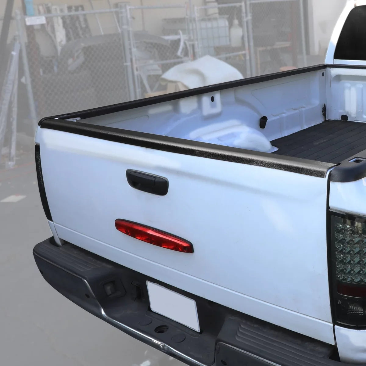 DNA Motoring BEDC-R-015 For 2000 to 2005 Toyota Tundra Bed End Rear Tail Gate Cap Molding Cover 01 02 03 04