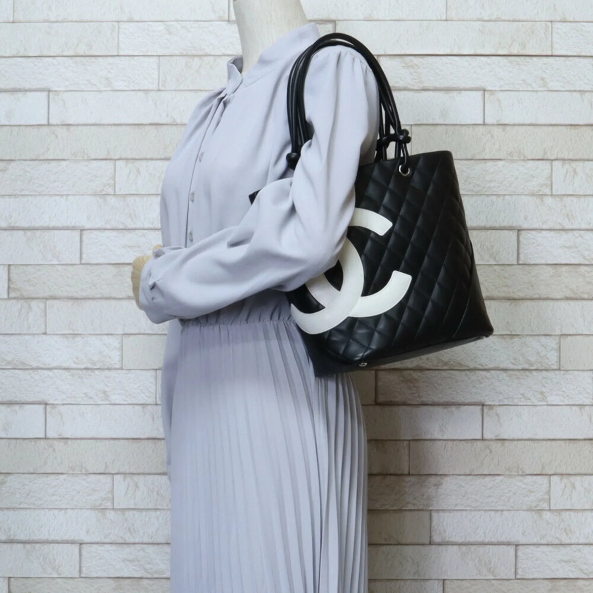 Pre-Owned CHANEL Mini Medium Tote Cambon Bag Leather A25167 Black Women's (Good)