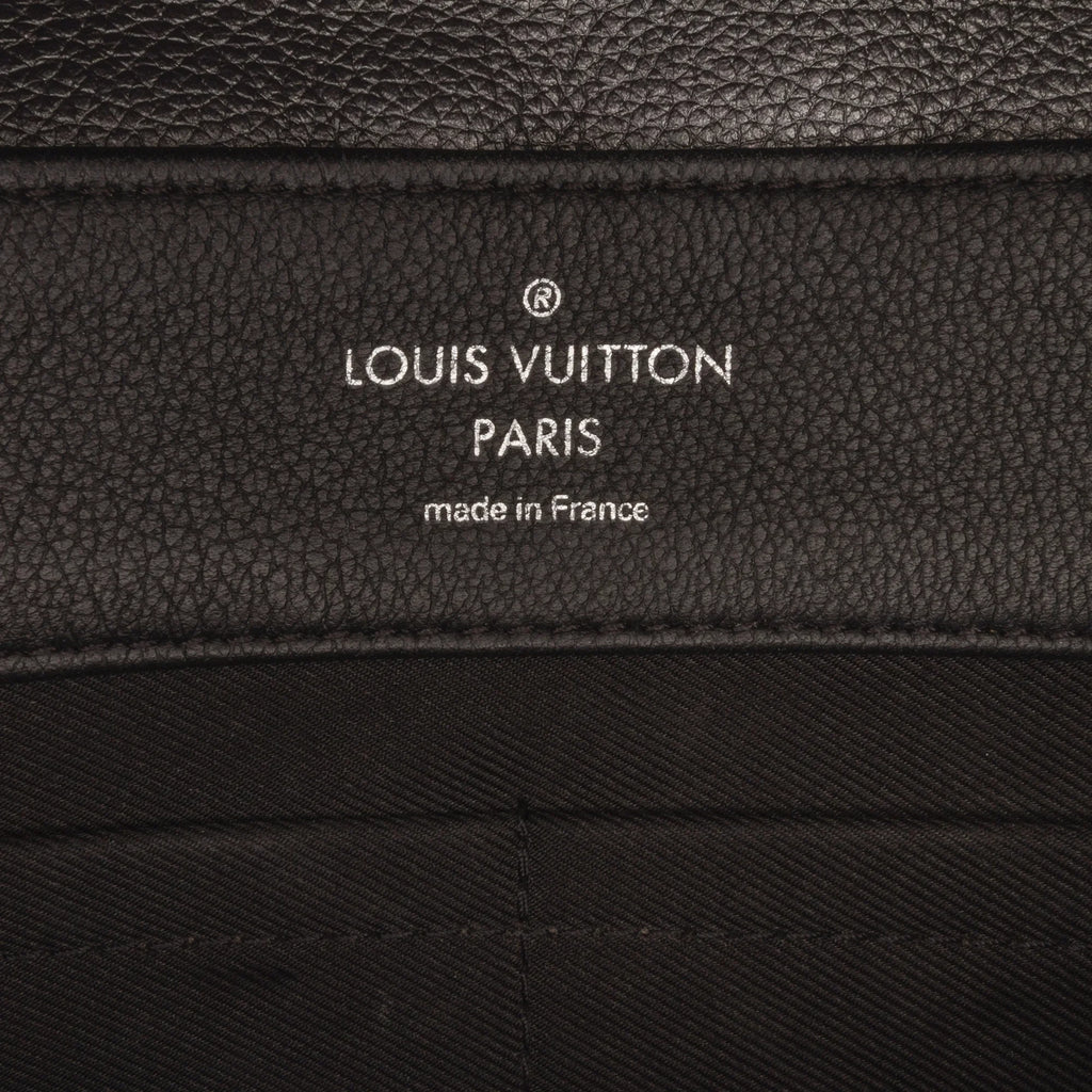 Pre-Owned Authenticated Louis Vuitton Eyelet LockMe II Calf Leather Gray Sizeatchel Unisex (Good)