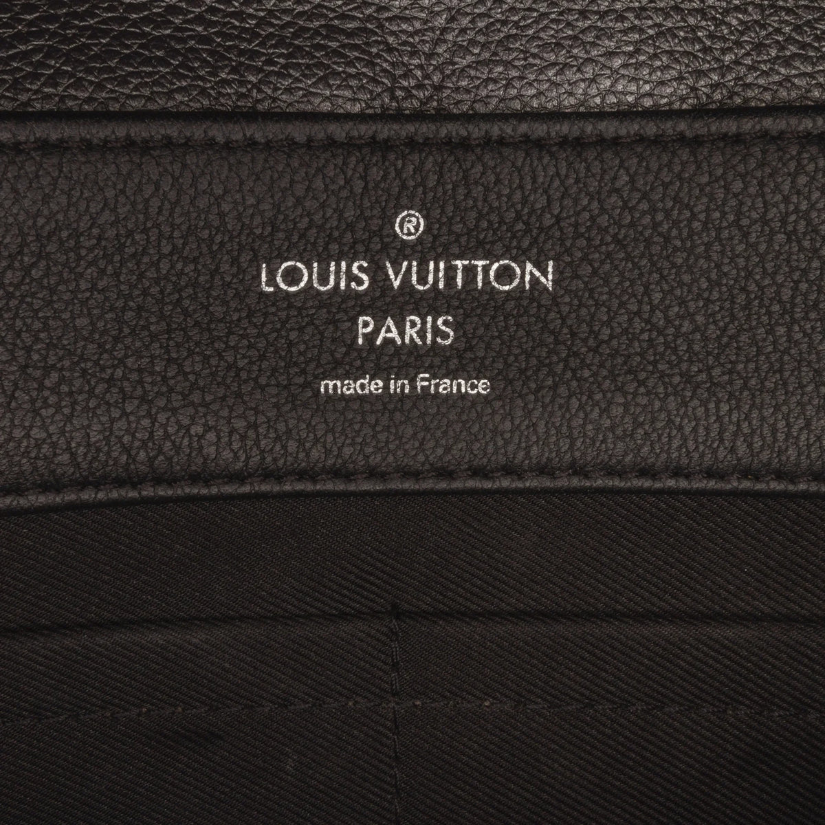Pre-Owned Authenticated Louis Vuitton Eyelet LockMe II Calf Leather Gray Sizeatchel Unisex (Good)