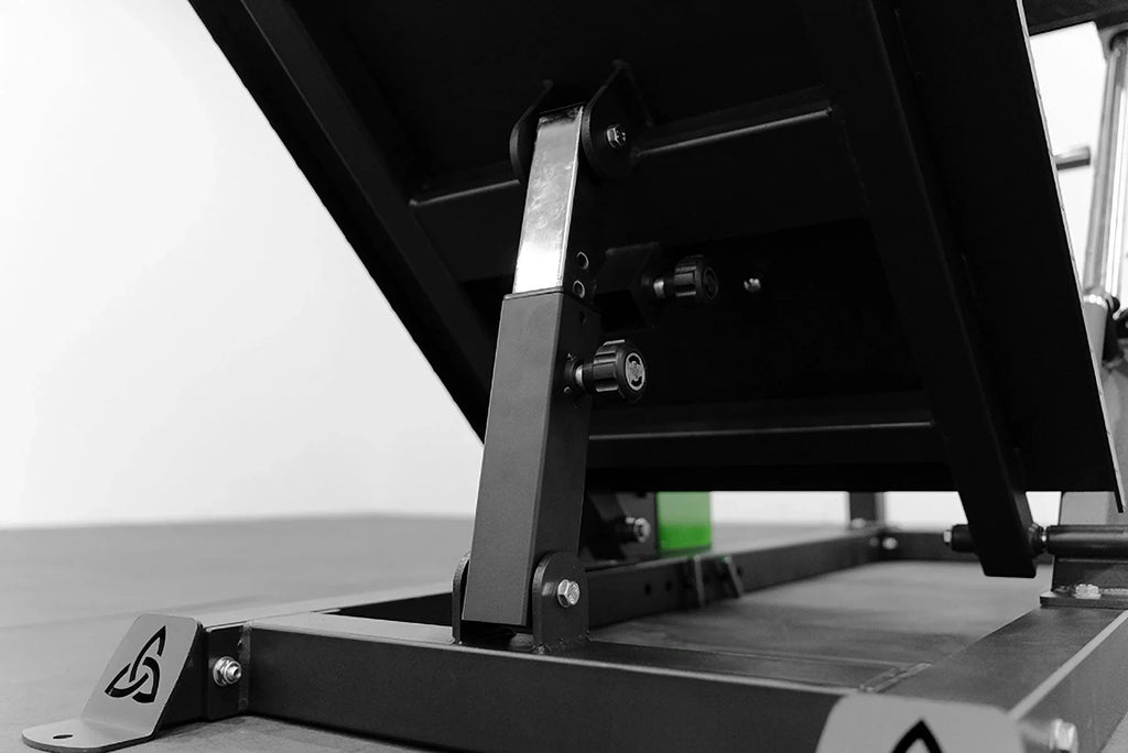 BOLT OUTLAW: Adjustable Leg Press/Hack-Sizequat Combo
