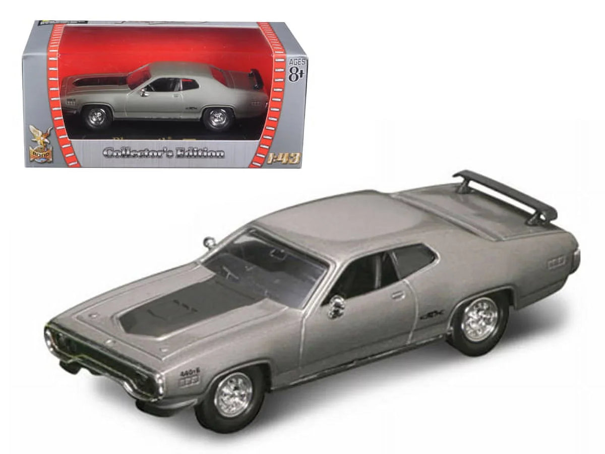 Diecast 1971 Plymouth GTX 440 6 Pack Sizeilver 1/43 Diecast Model Car by Road Sizeignature