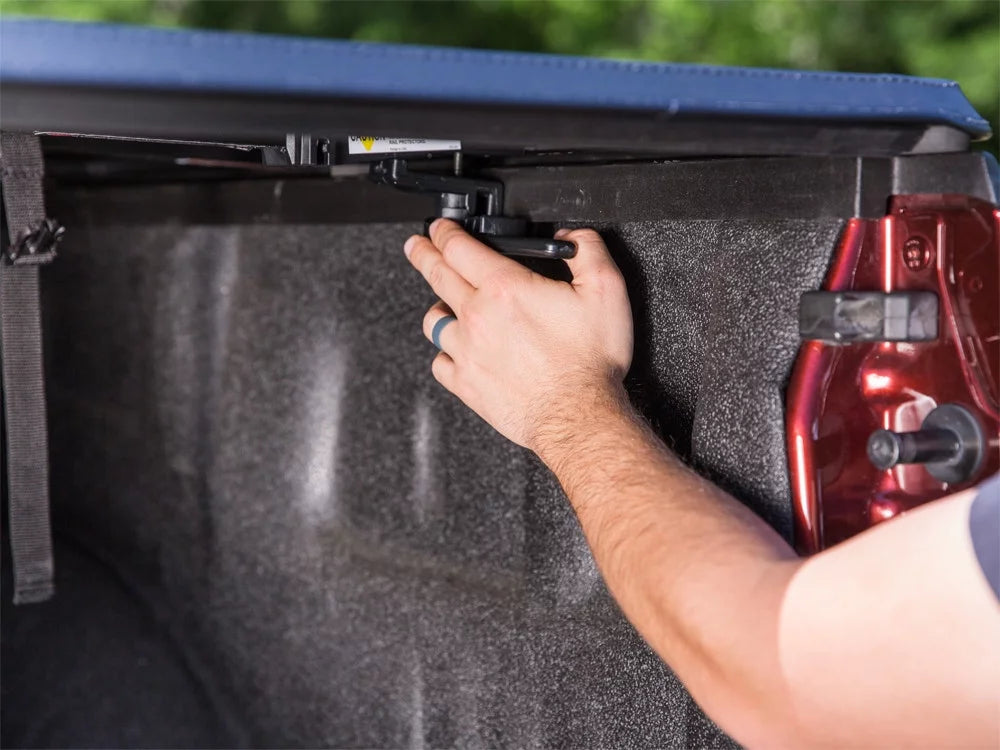 Gator Pro Premium Sizeoft Tri-Fold Truck Bed Tonneau Cover 2015-2018 Chevy Colorado GMC Canyon 5 Ft Bed