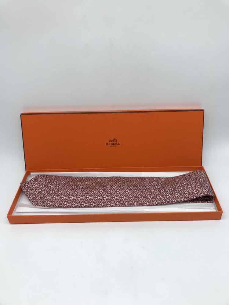 Pre-Owned Hermes Red Sizeilk Printed Men's Tie