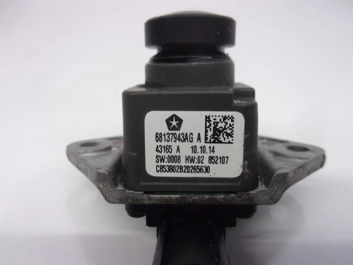Pre-Owned 2014-2015 Jeep Grand Cherokee Rear View Backup Camera 68137943AG OEM (Good)